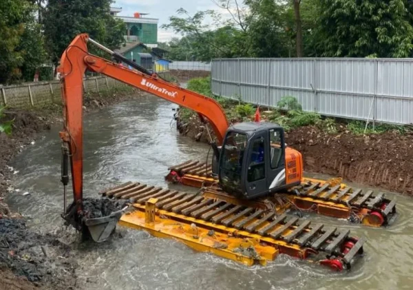 Antisipasi Musim Hujan, Pemkot Tangerang Gelar Operasi Normalisasi Serentak di Titik Rawan Banjir