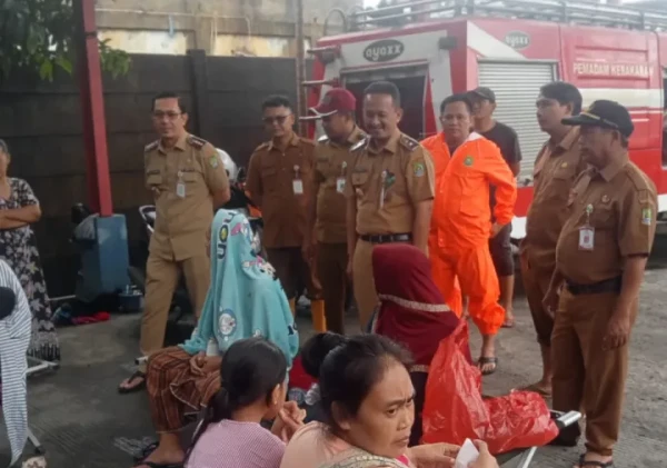 Dinsos Bergerak Cepat Salurkan Ribuan Bantuan untuk Warga Terdampak Banjir