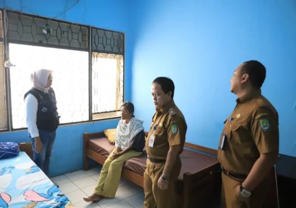 Sorotan Anak Jalanan di Lampu Merah, Pemkot Tangerang Turunkan TRC hingga Malam Hari
