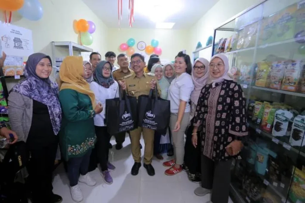 Naik Kelas Tanpa Biaya: UMKM Kota Tangerang Dapat Kemasan Modern hingga Uji Laboratorium Gratis