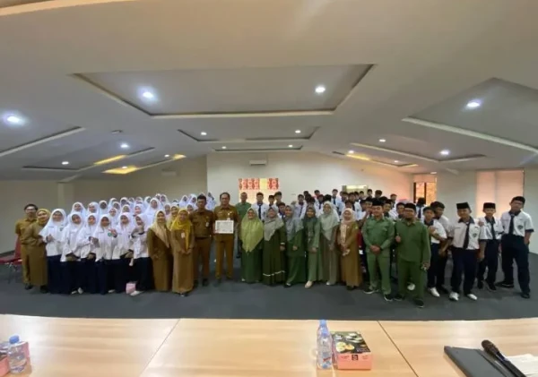 Puluhan Pelajar MTs Asy-Syukriyah Belajar Langsung Proses Pembangunan Kota di Dinas PUPR Tangerang