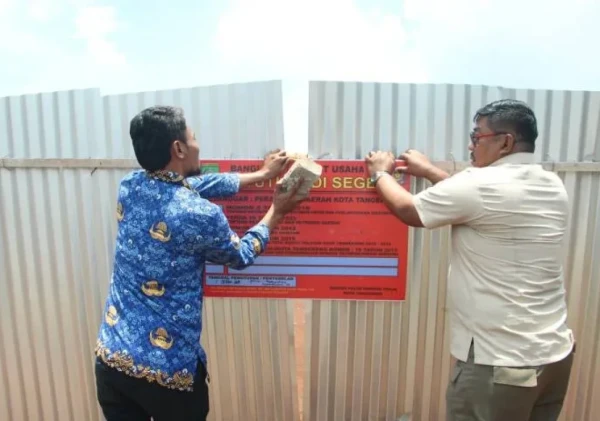 Bangunan Lapangan Olahraga di Cibodas Disegel Satpol PP Tangerang, Ada Apa?