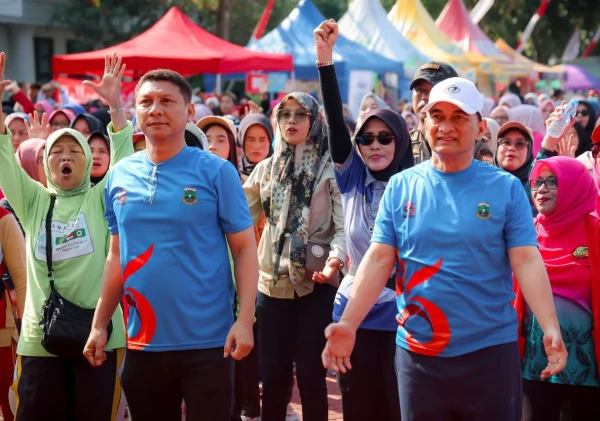 Wakil Gubernur Banten Ajak Masyarakat Hidup Sehat Lewat Senam Massal HUT ke-25 Provinsi Banten