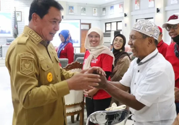 Bupati Tangerang Buka Pemeriksaan Kesehatan Gratis untuk Lansia, Ungkap Komitmen Besar di HKN 2025