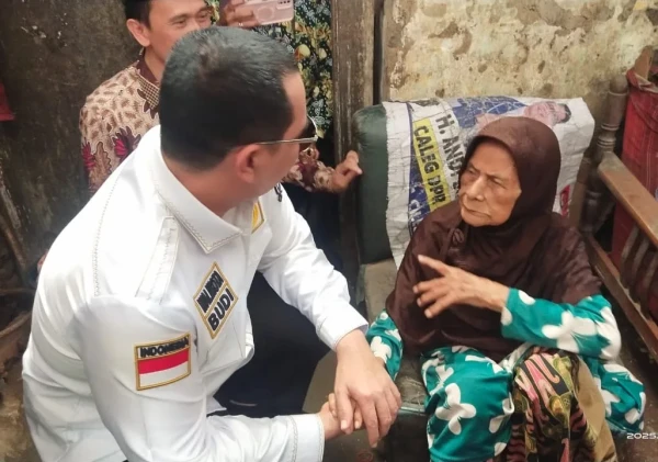 Wali Kota Serang Berikan Santunan dan Pastikan Bedah Rumah untuk Nenek Romlah