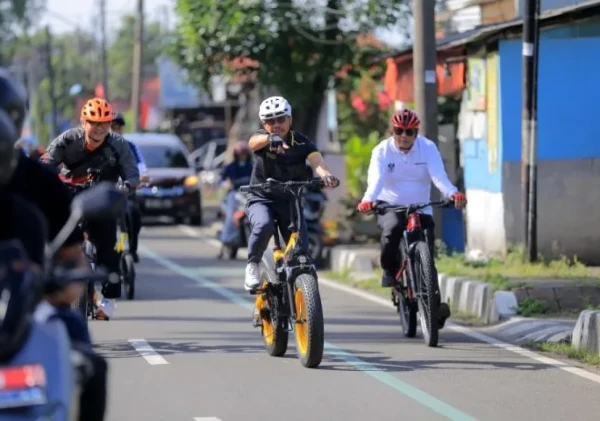 Wali Kota Tangerang Tinjau Proyek Strategis Daerah Sambil Bersepeda