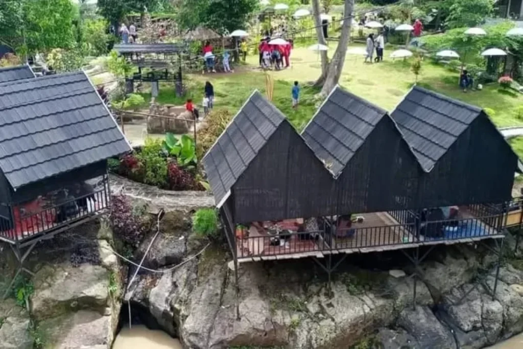 Saung Ende, Harmoni Alam dan Kuliner Khas Banten di Tepi Kali Lesung
