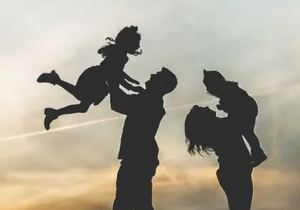 Kunci Parenting Modern: Komunikasi Hangat, Bukan Sekedar Larangan