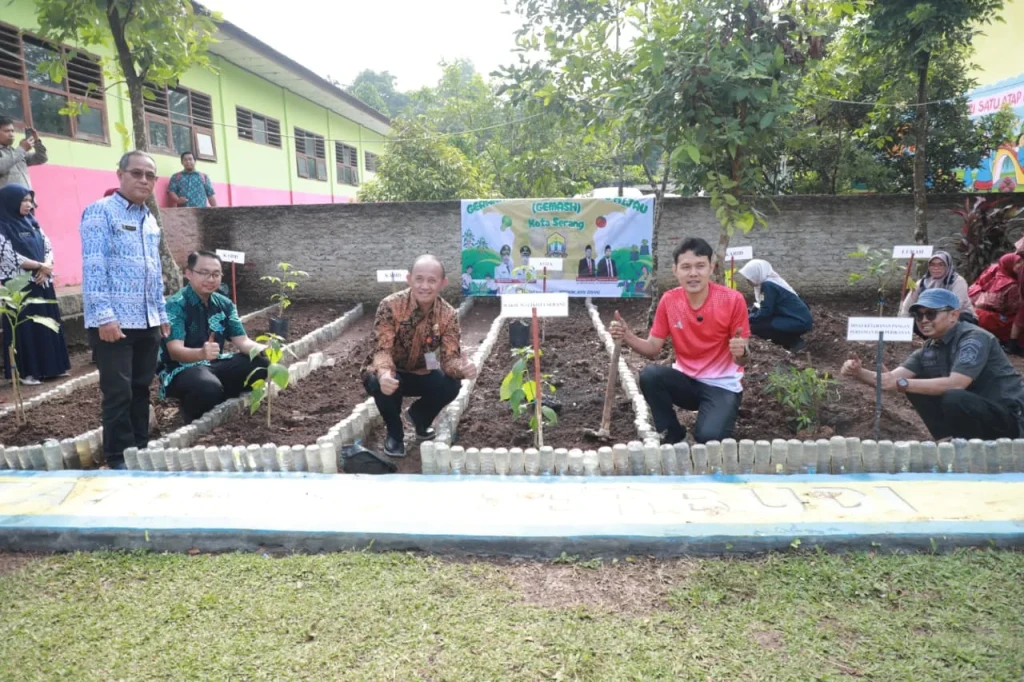 Pemkot Serang Dorong Kesadaran Lingkungan Lewat Gerakan Menanam Serang Hijau (GEMASH)
