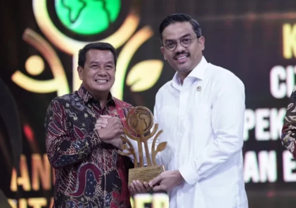 Bupati Tangerang Raih Penghargaan Apresiasi Cita Daerah dari Kompas TV