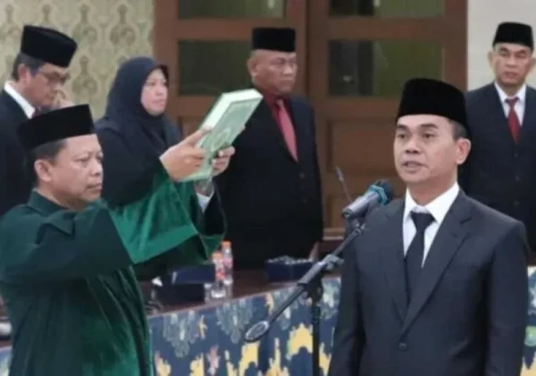 Wali Kota Tangerang Lantik Dedi Ochen sebagai Dirut Perumda Pasar, Fokus Benahi Kebersihan dan Ketertiban