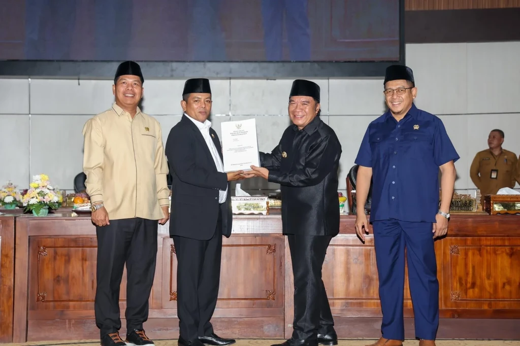 Pj Gubernur Banten, Al Muktabar, Sampaikan Nota Pengantar Raperda Pertanggungjawaban APBD TA 2023