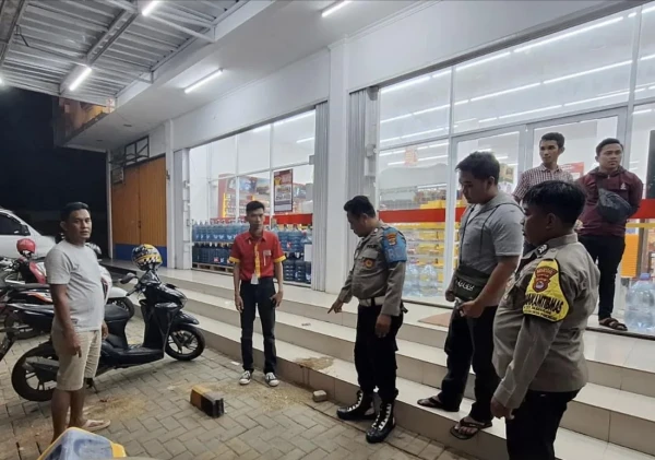 Serangan Begal di Alfamart: Karyawan Berhasil Bertahan dari Serangan Golok, Pelaku Masih Dalam Penyelidikan