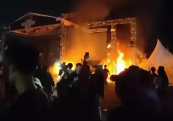 Acara Musik Tangerang Lentera Festival 2024 Batal, Penonton Marah dan Membakar Panggung