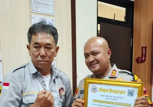 Forum Wartawan KP3B Berikan Penghargaan Kepada Kapolres Kabupaten Serang
