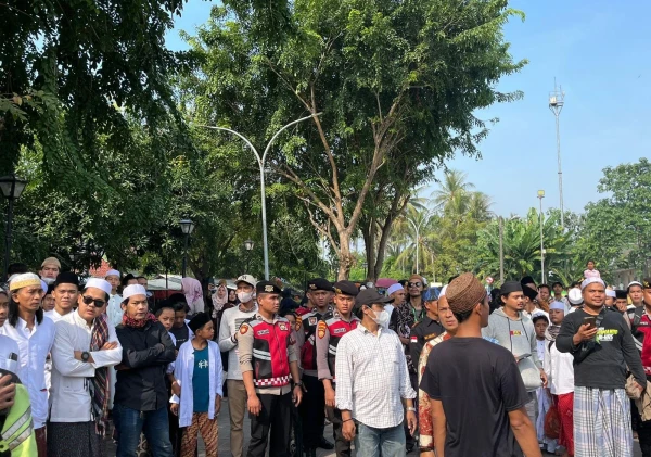 Polda Banten Gelar Apel Besar untuk Pengamanan Ziarah Qubro di Masjid Agung Banten Lama