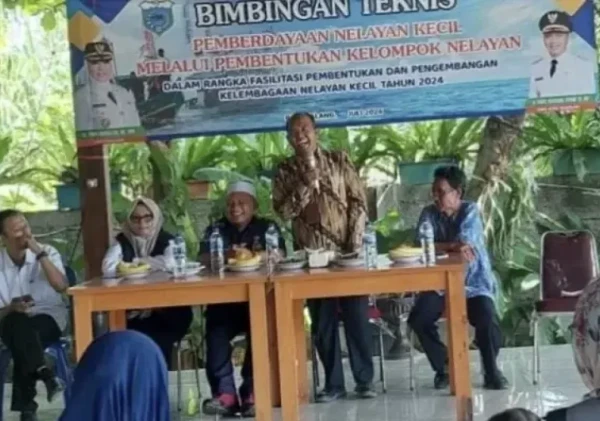 KKP Berikan Bantuan Peralatan Tangkap Ikan untuk Nelayan Panimbang, Dorong Peningkatan Ekonomi