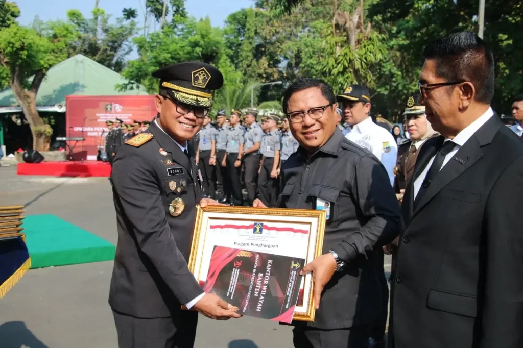 Kemenkumham Banten Berikan Penghargaan kepada Masyarakat dan Mitra Kerja pada Peringatan HUT Ke-79 Hari Pengayoman