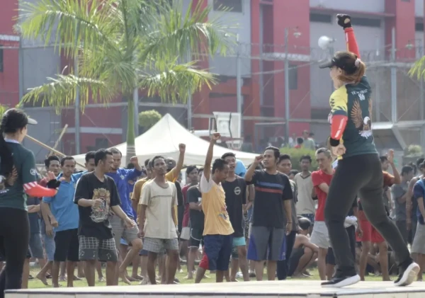Senam Aerobik Rutin di Lapas Cilegon: Upaya Meningkatkan Kesehatan dan Kebersamaan Warga Binaan