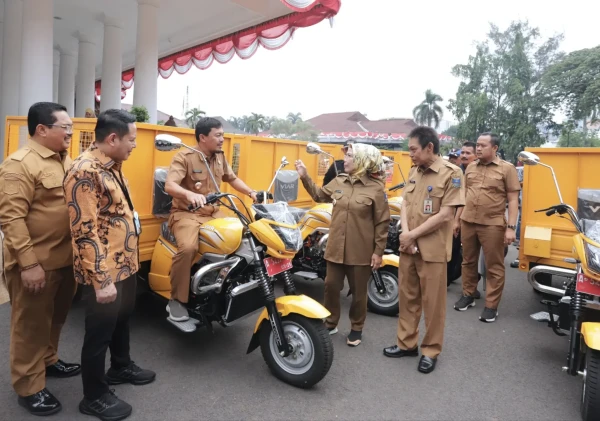 Pemkab Serang Terima 22 Kendaraan Pengangkut Sampah Hibah CSR Bank bjb untuk Pengelolaan Sampah Desa