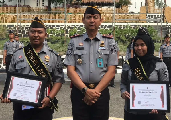 Lapas Cilegon Anugerahkan Penghargaan Pegawai Teladan dan Pelayanan Terbaik Periode Agustus 2024