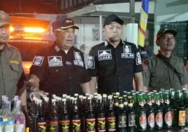 Pemkot Tangerang Sita 147 Botol Miras dalam Operasi Pengamanan di Batuceper