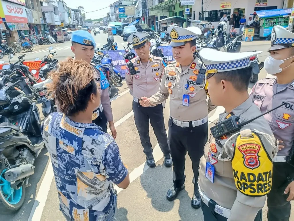 Hari Ini 30 Pelanggar Terjaring dalam Operasi Zebra Maung 2024 di Kota Serang, Didominasi Pengendara Roda Dua Tanpa Helm dan Knalpot Brong