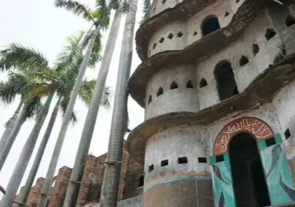 Masjid Pintu Seribu, Destinasi Wisata Religi dengan Arsitektur Unik di Kota Tangerang