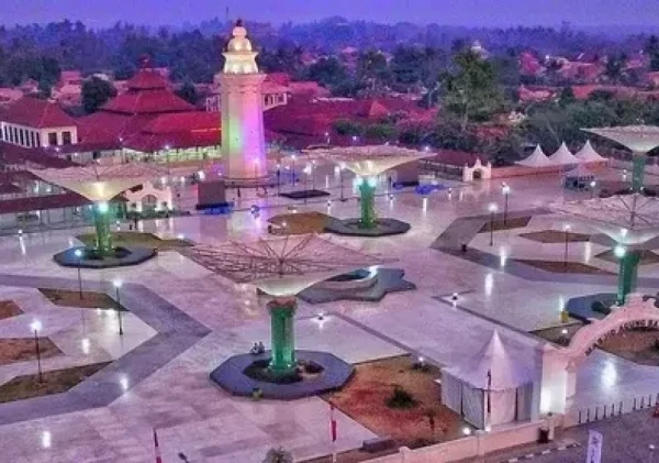 Masjid Agung Banten: Jejak Kejayaan Islam dan Magnet Spiritual