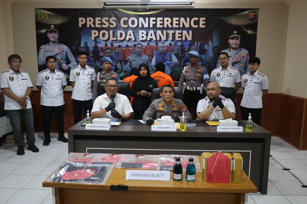 Polda Banten Bongkar Pengoplosan BBM Pertamax di SPBU Ciceri, Dua Tersangka Ditangkap